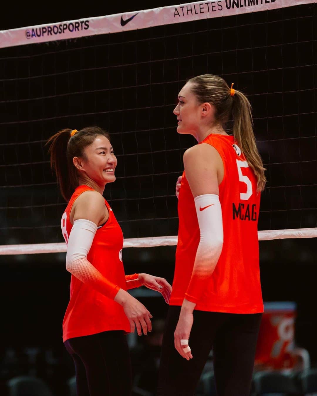 ヌットサラ・トムコムのインスタグラム：「An unstoppable duo 🤝  #AUVB | 📺 ESPN+」