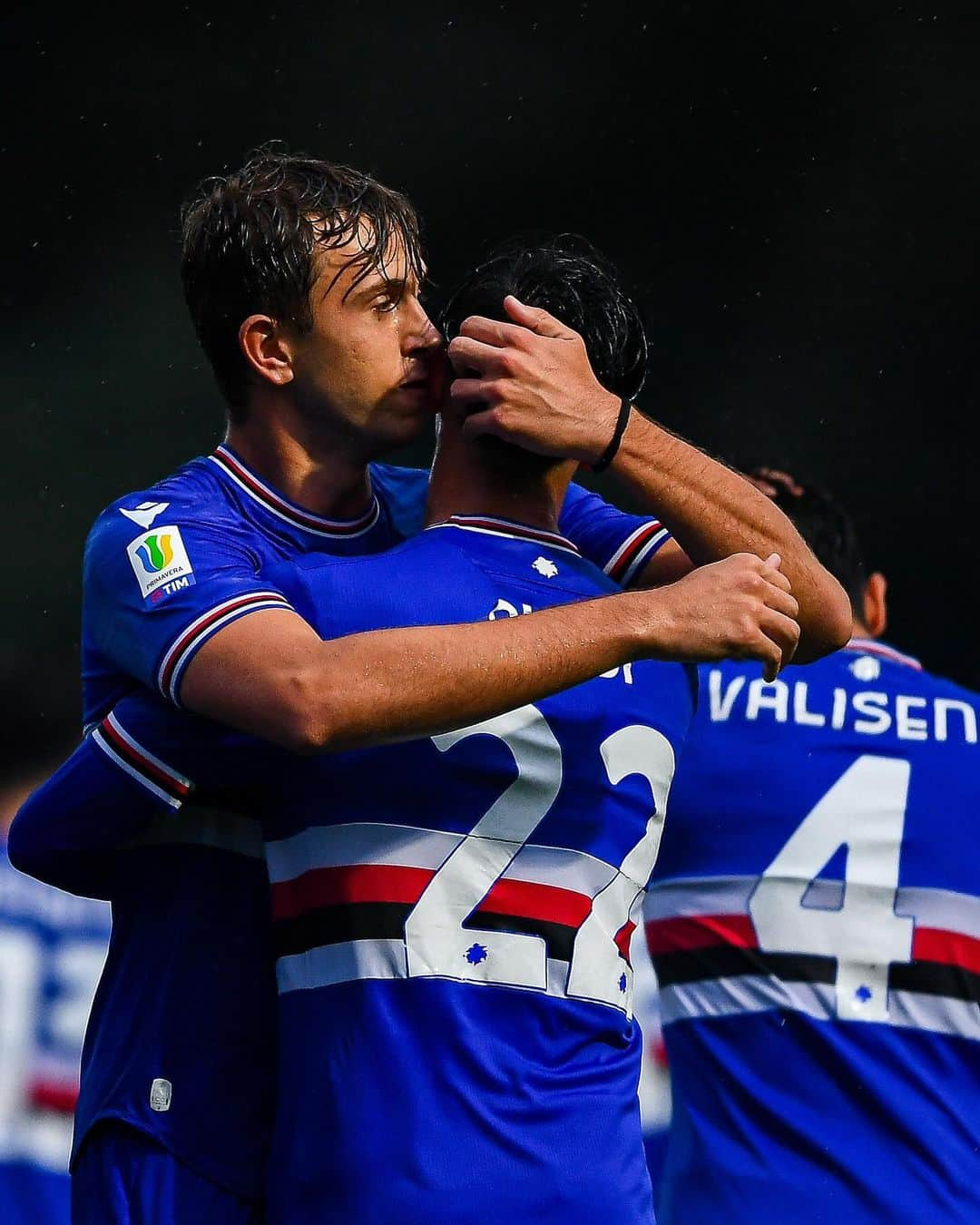 UCサンプドリアのインスタグラム：「⏹️ #SampTorino 3-1   Che rimonta! I ragazzi di #Sassarini centrano il terzo successo stagionale e salgono a quota 11 punti in classifica.   #Primavera1TIM 🔵⚪️🔴⚫️⚪️🔵」