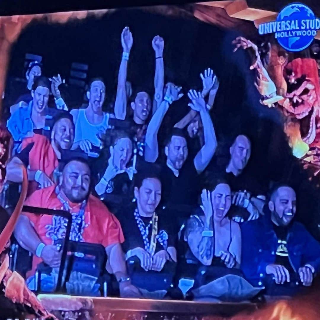 さんのインスタグラム写真 - (Instagram)「Thank you @unistudios @horrornights for making my favorite month of the year even better 👻  We are scarred for life🫶🏽」10月24日 2時52分 - auroraperrineau