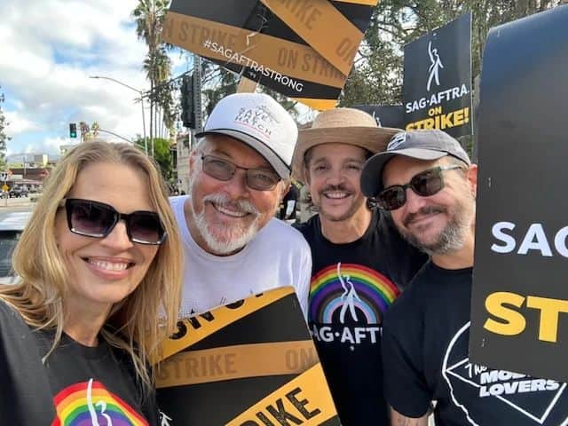 ウィル・ウィトンのインスタグラム：「Day 100. As long as it takes. The needs of the many outweigh the greed of the few. #sagaftrastrong #unionproud」