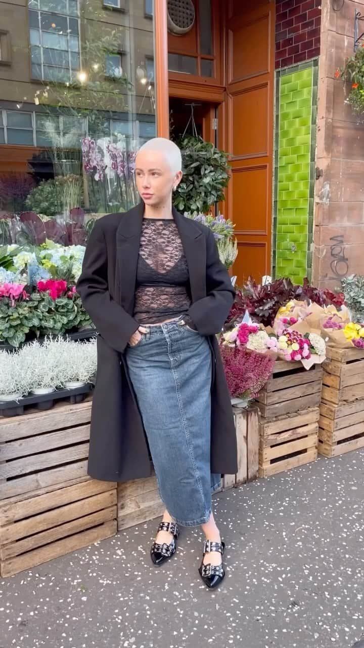 トップショップのインスタグラム：「For every day of the week.  @avablack wears denim midi skirt [132221213] + double breasted long coat [104683260]」