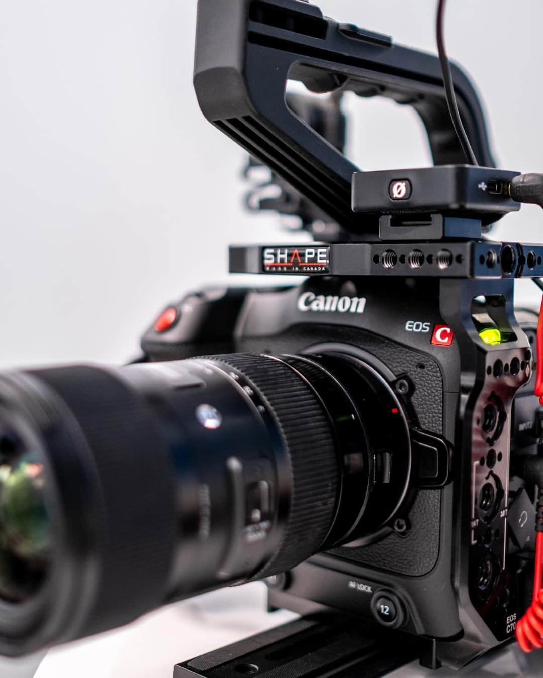 CANON USAのインスタグラム：「@marcusrfilms can rely on the #EOSC70 to create stunning images with a 4K Super 35mm DGO Sensor and exceptional cinema quality! #videography #cinemaeos」