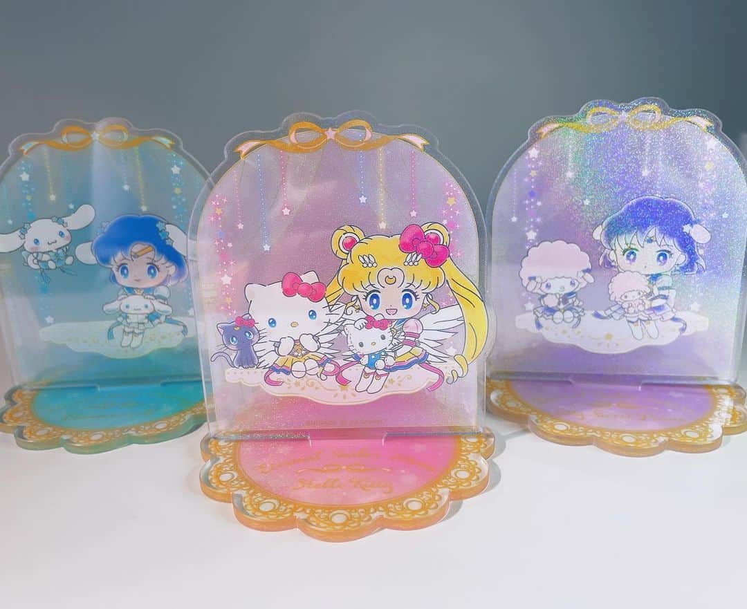 のインスタグラム：「✨🌙 I love all the Sailor Moon x Sanrio goods! 🌙✨  #sailormoon #sanrio #hellokitty #kuromi #cinamaroll #セーラームーン」