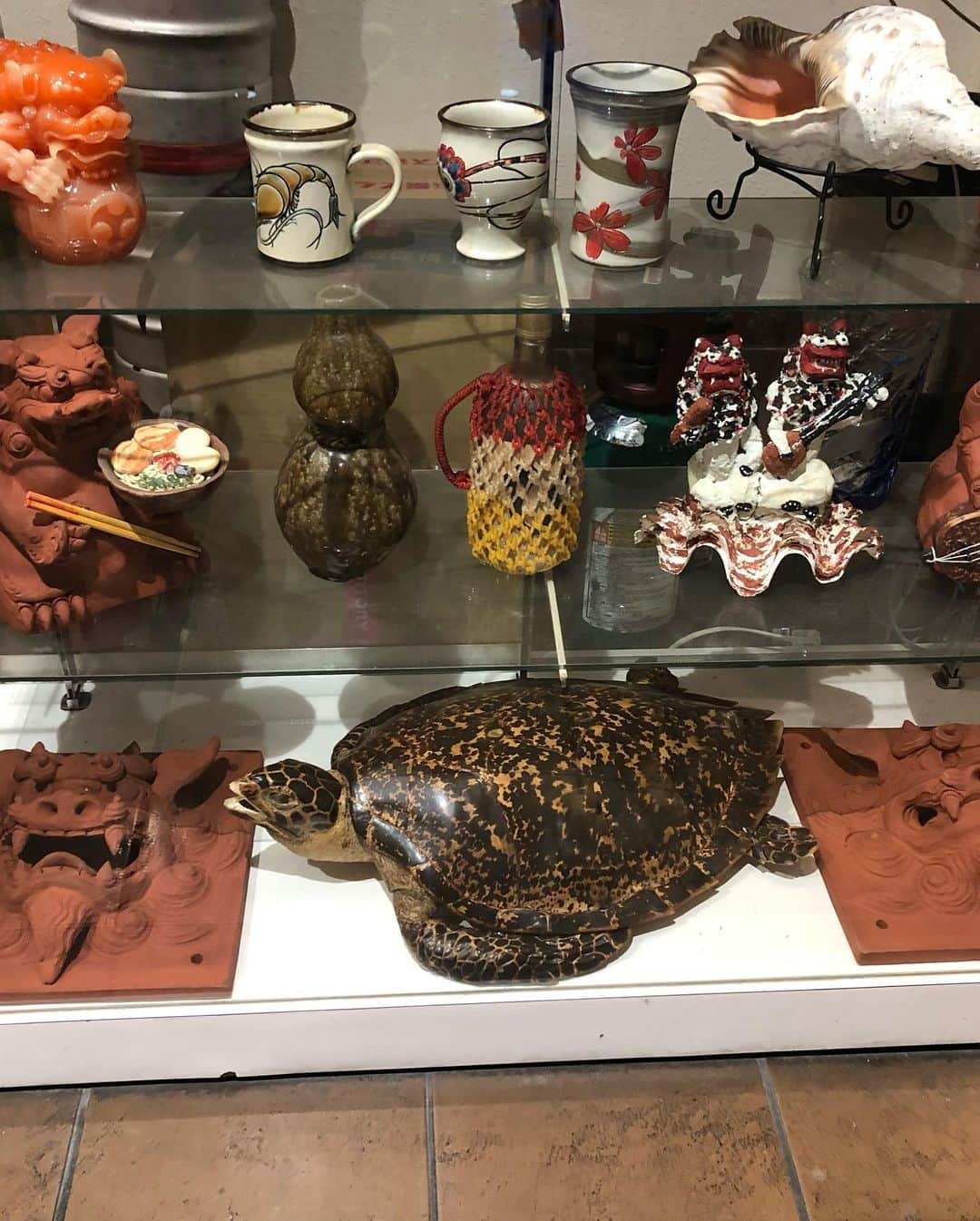 浜田剛史さんのインスタグラム写真 - (浜田剛史Instagram)「沖縄出身のオーナーの焼肉店、美羅園にて。  千葉県行徳のお客さんと一緒に。　　　  私のお気に入りは沖縄のシークヮサーのタレでした。🍖」10月24日 3時33分 - hamada_tsuyoshi_official