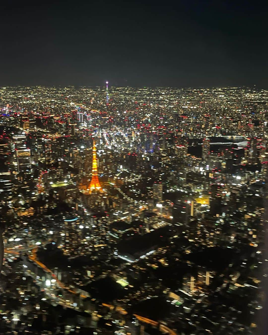 黒瀬純のインスタグラム：「飛行機乗ったら 初めて都内通って おじさんが 写真撮りました。」