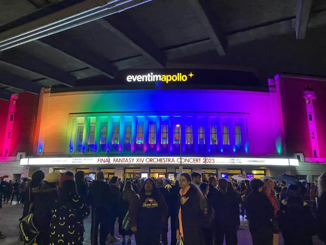 たちばな哲也のインスタグラム：「London day6 今日はLondonにてお休みをもらってあちこち散策。 30年前とはえらい変わってる！  これからオケコンなるものを味わいたいと思います。 楽しみ😊  ---  場所が昔で言うところのハマースミスオデオン。 昔ライブを見に来たことあるんだけどなぁ。 駅前がめちゃくちゃ変わっててわからん。  #FF14  #London」