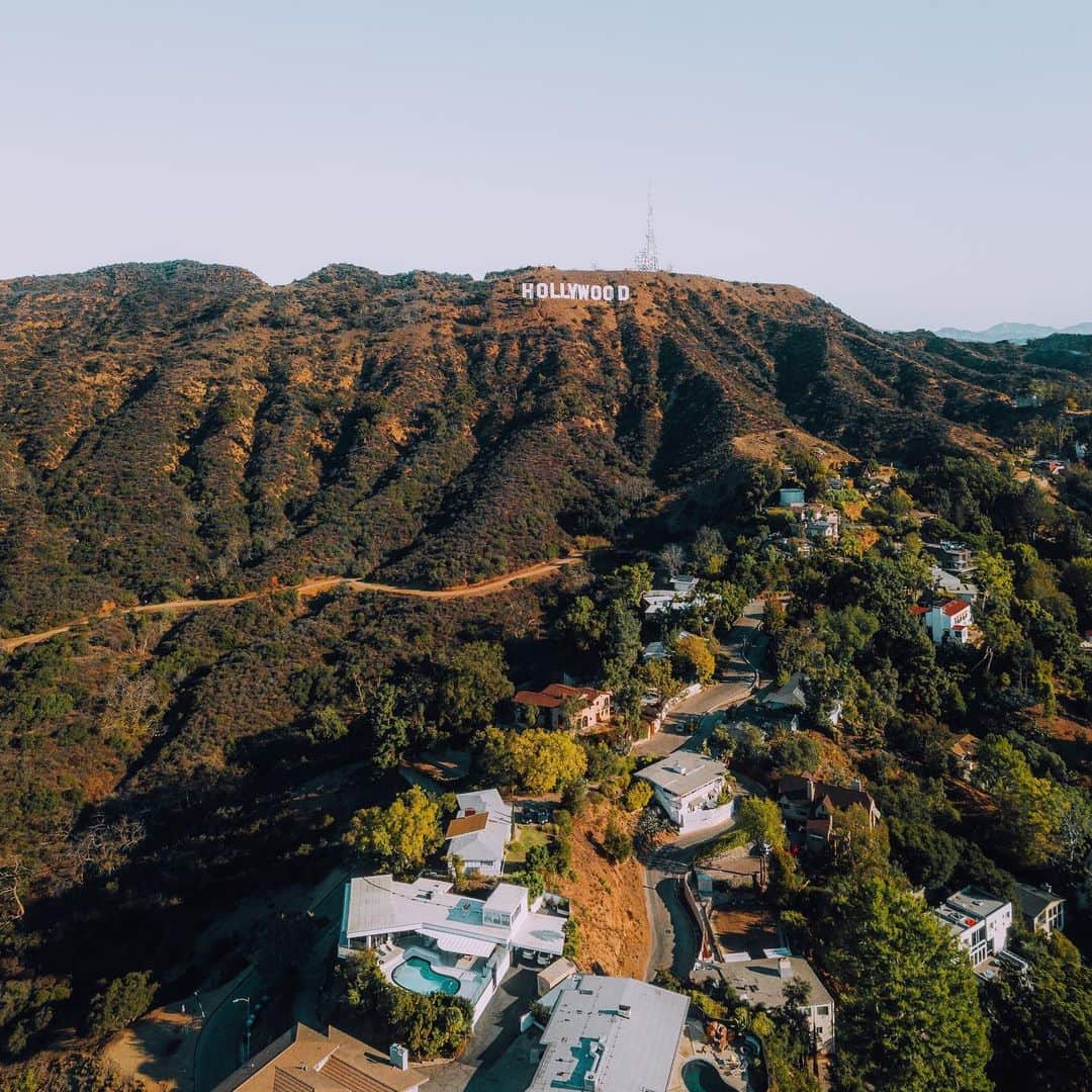 PicLab™ Sayingsさんのインスタグラム写真 - (PicLab™ SayingsInstagram)「The city of angels is calling. ☀️🌴 Our city guide to Los Angeles just landed in our bio. Whether you want to check out a museum in downtown, catch a wave in Malibu, spot celebrities on Rodeo Drive, or just take a hike under the palms, Los Angeles offers it all.」10月24日 3時55分 - paradise