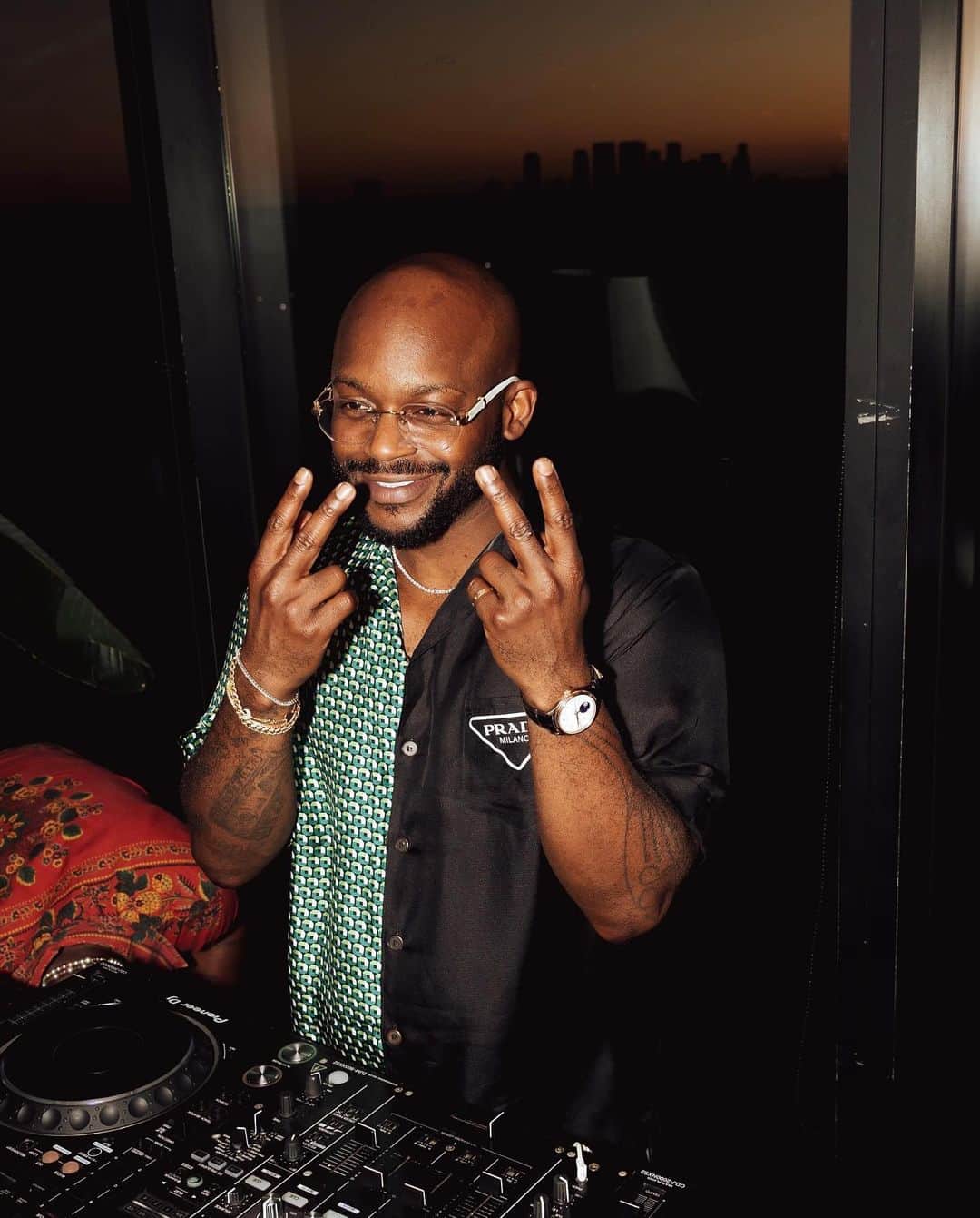 テイラー・ジェームスさんのインスタグラム写真 - (テイラー・ジェームスInstagram)「#ad Ain’t Nothing like a #DayHang party! special thanks to @donjuliotequila @andrepower  📸: @cbradyphotography   DON JULIO 1942 Tequila. 40% Alc/Vol. Imported by Diageo Americas, New York, NY. Sip responsibly. Don’t share w/ under 21.」10月24日 4時09分 - djtayjames