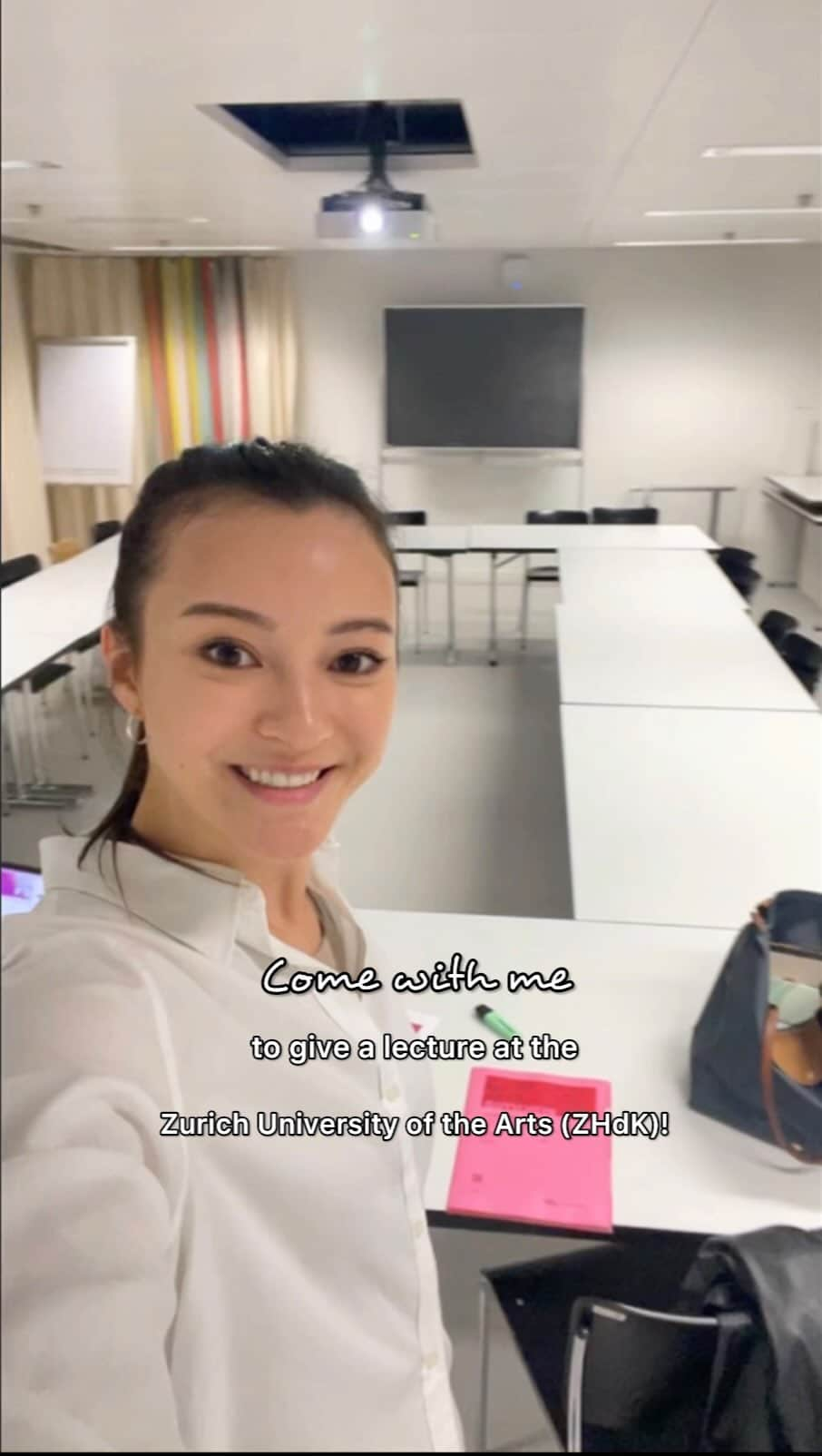 澄那シュトゥーダーのインスタグラム：「Are you a music student? Then EXPAND 👇🏼   Comment YOUR school below if you want me to come teach about 'Social Media for Classical Musicians' at your university one day!  ...some more lectures of mine are in the pipelines already... 🤫  Thank you to the team at @zhdkmusic @zhdk_max especially Melani Skopljakovic for letting me lecture my workshop 'Modern Communication, Branding and Social Media for Classical Musicians' alongside such impressive faculty, and thank you to the students for participating so actively! I had the best time and feel very inspired myself 🤗   #musiceducation #classicalmusic #musicschool」