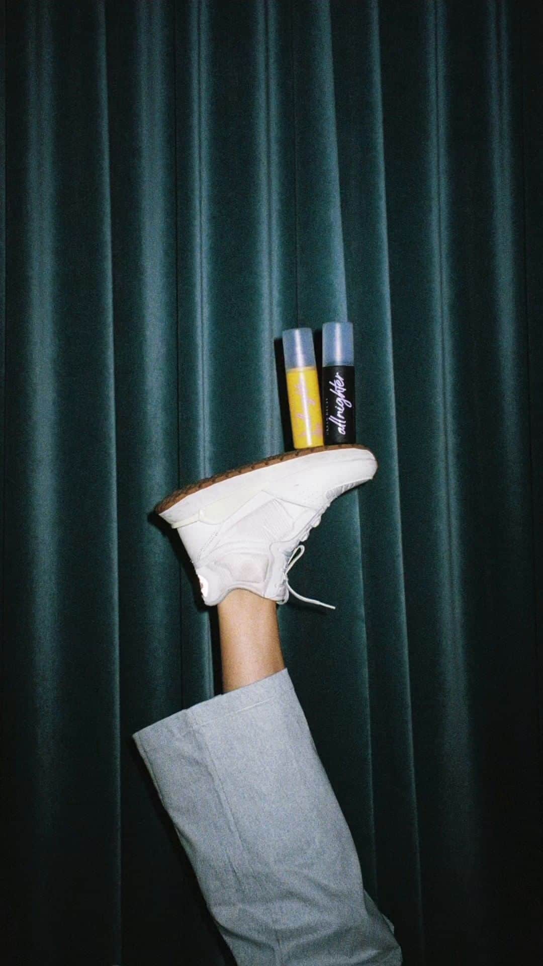 のインスタグラム：「All Nighter photo dump 🫶  Shop the eye-conic All Nighter Long Lasting Makeup Setting Spray online and in-store @Sephora & @ultabeauty   #urbandecay #UDAllNighter #settingspray #sephora #ulta」