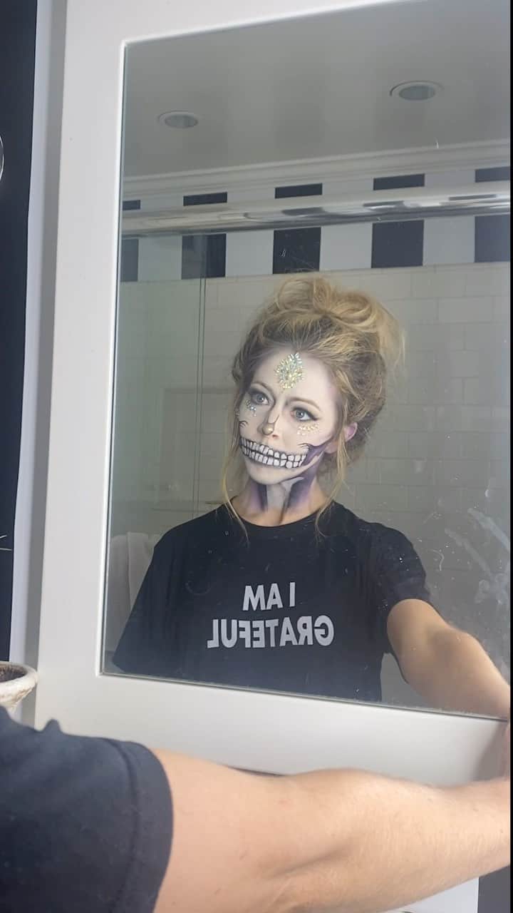 リンジー・スターリングのインスタグラム：「#halloween #makeup」