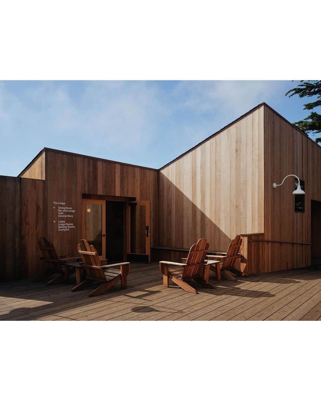 アリス・ガオさんのインスタグラム写真 - (アリス・ガオInstagram)「ok, the @thesearanchlodge spam begins. here is a look on the property, a stunning little gem that opened earlier this year… this doesn’t even begin to show the surrounding nature (oh, it’s coming!), which is now easily my favorite part of california i have ever visited. good lord. 🥵」10月24日 4時55分 - alice_gao
