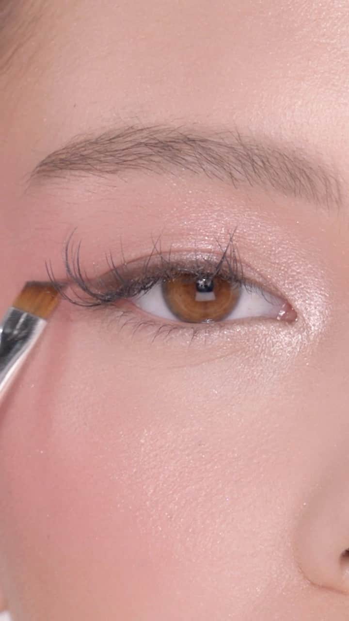 Anastasia Beverly Hillsのインスタグラム：「Sutble Sultry looks ❤️‍🔥 >>>  Comment below if you’ve grabbed this palette yet!   #AnastasiaBeverlyHills」