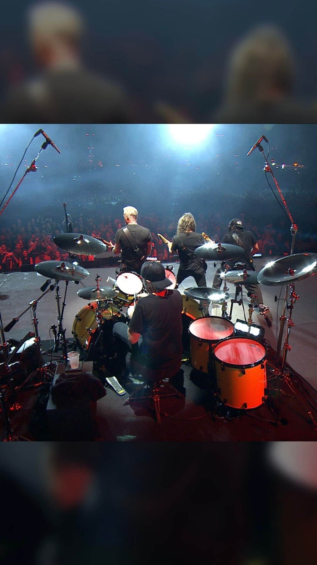 メタリカのインスタグラム：「“Fed through the tube that sticks in me…”  Links to #M72 Tour Videos in bio.   #MetOnTour #M72PowerTrip」