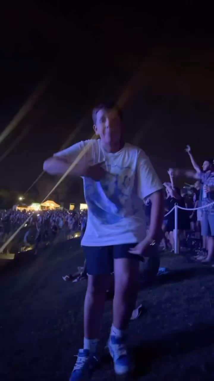 スヌープ・ドッグのインスタグラム：「😭👊🏿🎤 Gettem nefew 🔥」