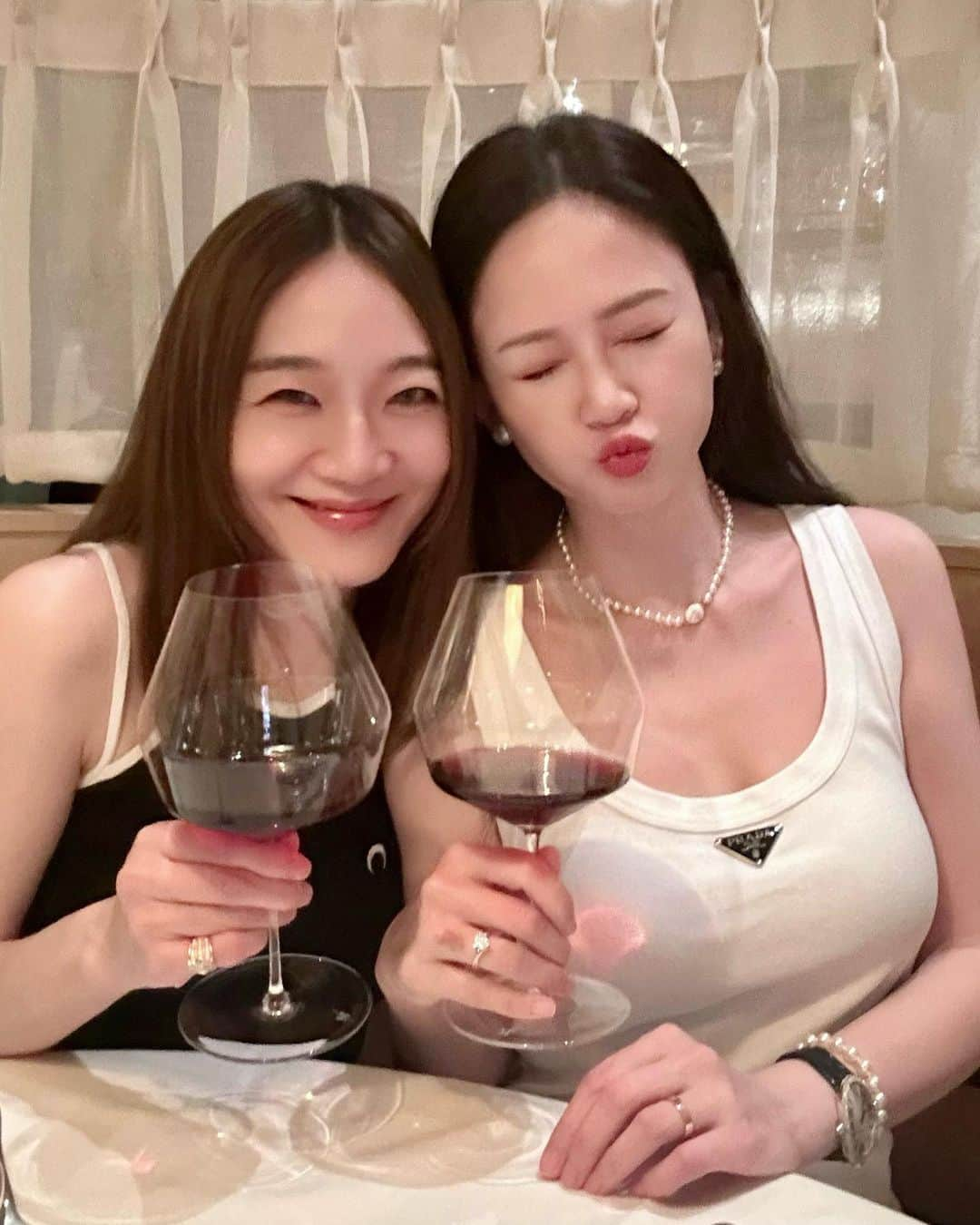 ジョー・チェン（Joe Chen）さんのインスタグラム写真 - (ジョー・チェン（Joe Chen）Instagram)「黑白配🤍🖤」10月24日 5時14分 - iam_joechen