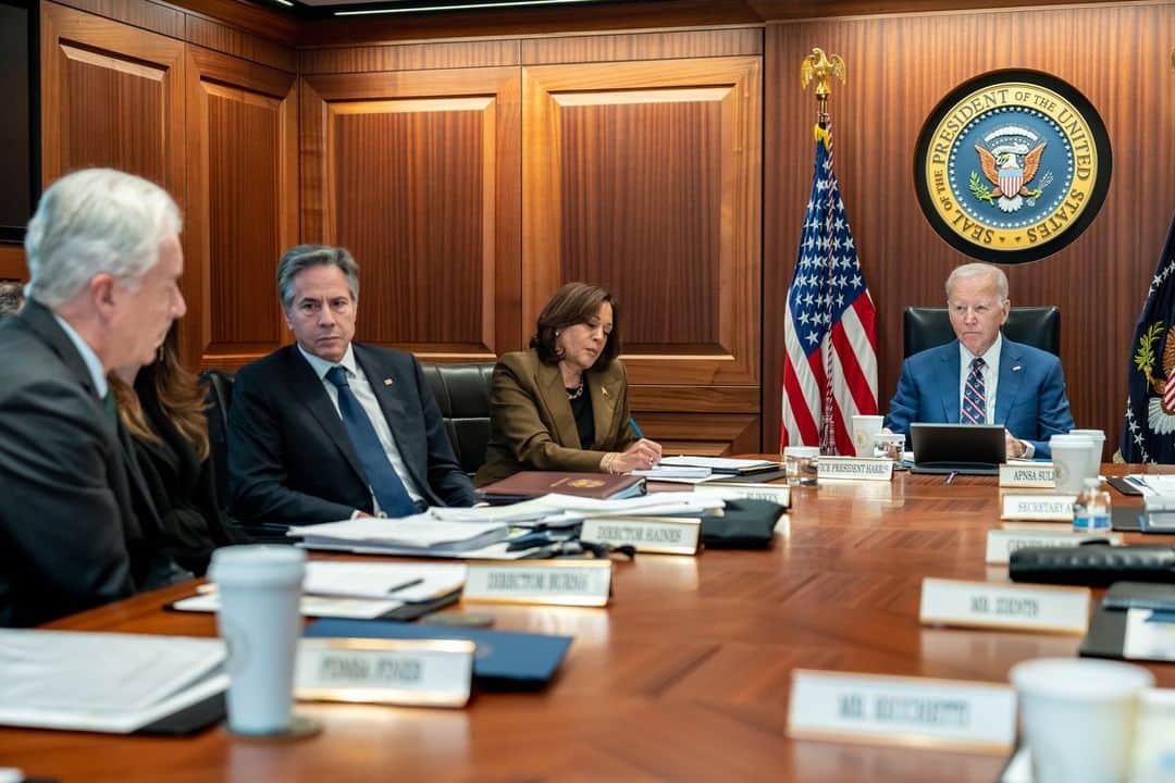 The White Houseさんのインスタグラム写真 - (The White HouseInstagram)「President Biden and Vice President Harris received a briefing today from their national security team on the latest developments in Israel and Gaza.」10月24日 5時35分 - whitehouse
