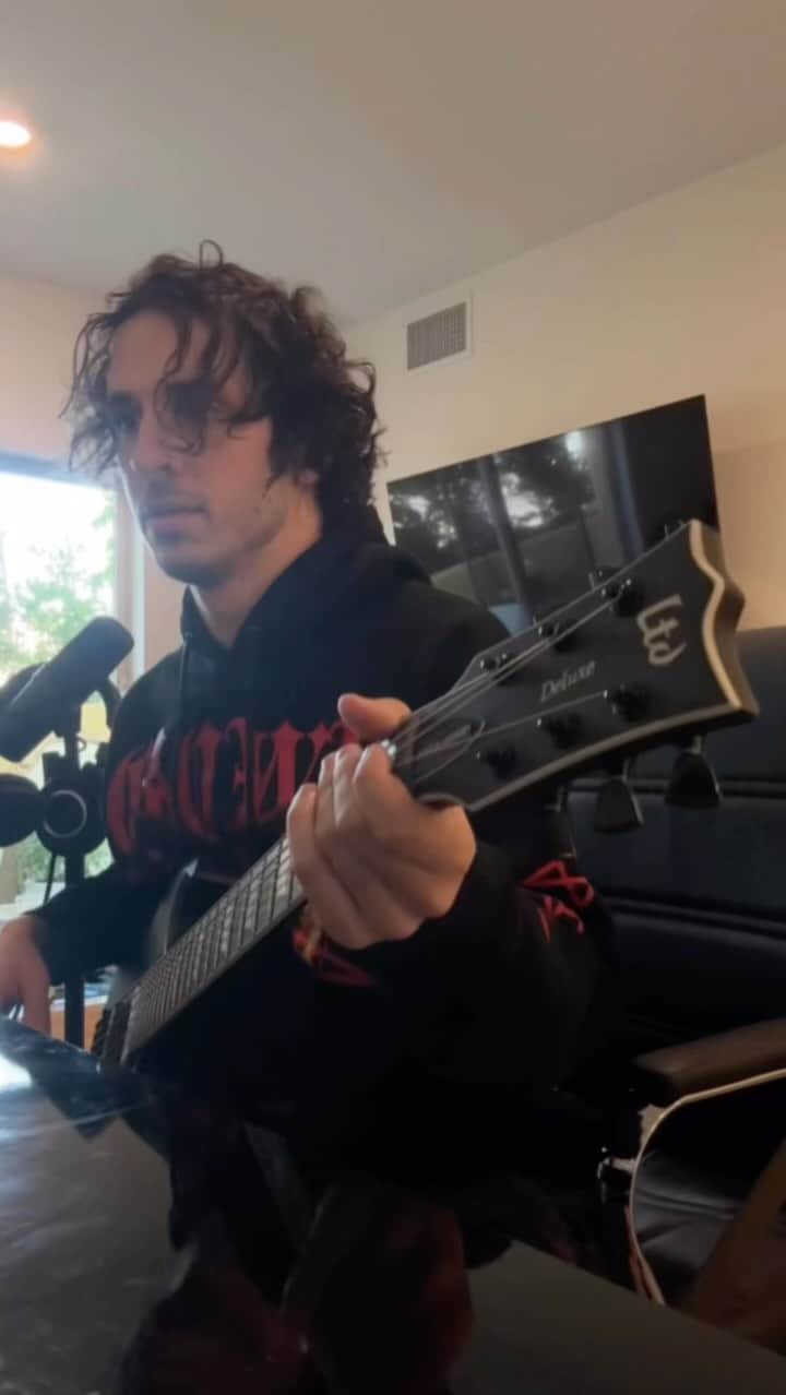 ブランドン・フーバーのインスタグラム：「Can’t thank @espguitars enough for this Viper-1000 Baritone 🙏🏻 Also shoutout @stltones! I’m using one of @willputney’s tones in this video 🔥  🎵 Labyrinth - @crowntheempire   P.S. The hoodie I’m wearing is from the All-Hallows’ Eve limited drop. Y’all’s will be shipped out this week just in time for Halloween 😈」