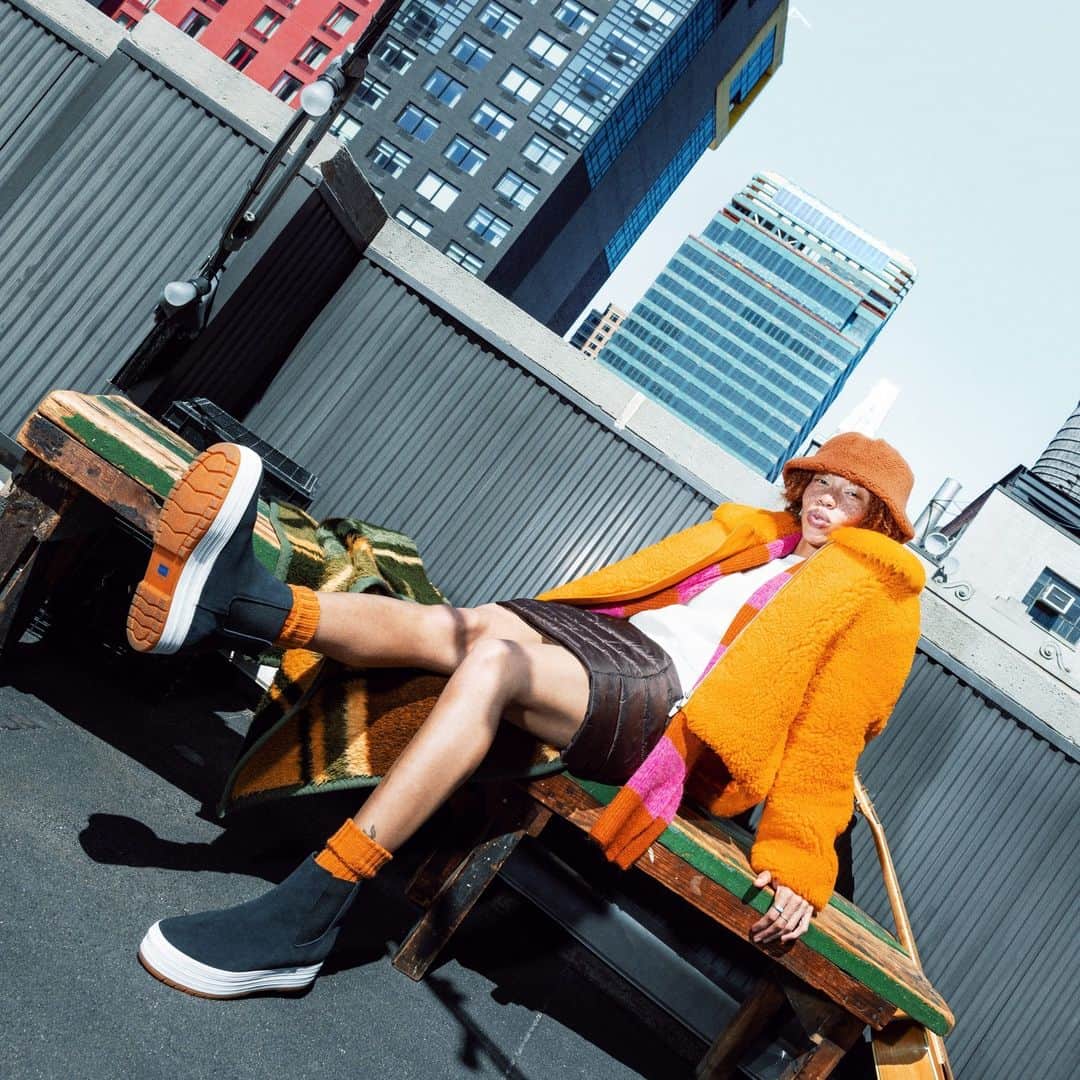 Kedsのインスタグラム：「Take winter by the boots. _ Director / Photographer: @jacob.consenstein Lighting Tech: @matthewyoscary 1st Assistant: @jessegouveia 2nd Assistant: @kneegash Digi: @micheloscar DP: @jimmynyeango AC: @govindaangulo DIT: @scottt_645 Hair: @nerohair Hair Assistant: @Ububee8 Makeup: @ittts_sena Makeup Assistant: @shiorisatomua Stylist: @kirbymarzec Styling Assist: @avery_mcqueen Prop Stylist: @bjellandclosmore Casting: @n.atalielin Talent 1: devinhammond Talent 2: @viktoriaachenn Talent 3: @jamillahmcwhorter Executive Producer: @oliviargouveia @familyprojects Producer: @virginia.leigh Production Assistant: @mylesgouveia Production Assistant: @skrtskrtswerve」