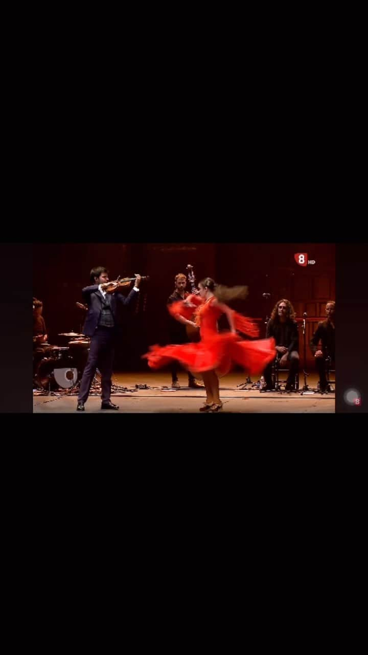 アイリーン・オルベラのインスタグラム：「El Vito Cordobés 💕🎻💕 . . . #momentosunicos #feliz #agradecida #videooftheday #violin #flamenco #dancer #ireneolvera #art #love #happy #reels #igers #theatre #performance #valladolid #teatro」