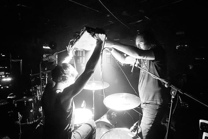 A Place to Bury Strangersさんのインスタグラム写真 - (A Place to Bury StrangersInstagram)「What a blast last night at @thebrooklynmonarch together with @xiuxiuforlife and @high.asfuckband ! Thank you to everyone coming out! Let’s do it again! ⚡️⚡️  Also big THANK YOU to @im_gersonvargas for these amazing pictures! You make us look so dang good!  Posted @withregram • @im_gersonvargas I think my tinitus went up a level, @aptbs did it again; last night’s show at @thebrooklynmonarch was  an absolute anihilation. Last time I saw them was for the @newcolossusfestival in march and I can’t believe how tight and cohesive they have gotten, definitely my favorite NYC band of all time⚡️🔥🖤 . . @aptbs @thebrooklynmonarch #aptbs #aplacetoburystrangers #shoegaze #noise #noisemusic #distortion #nyc #nycmusicians #dedstrangerecords #deadbyaudio」10月24日 6時07分 - aptbs