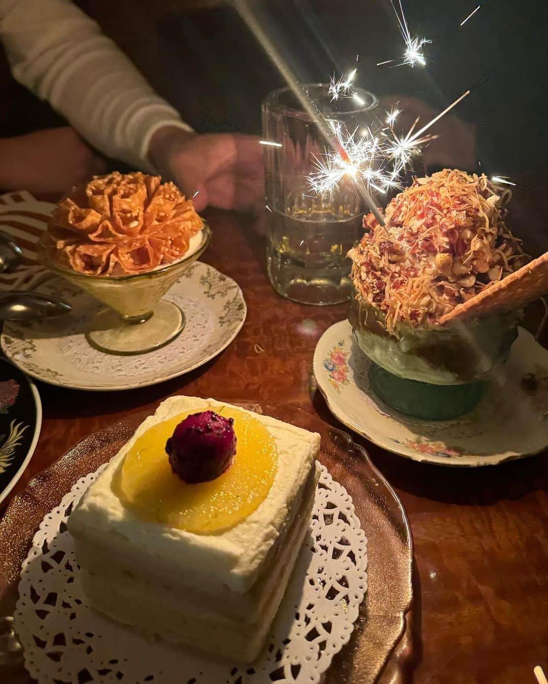 エビアン・クーさんのインスタグラム写真 - (エビアン・クーInstagram)「NYC see you soon again 🍎❤️‍🔥」10月24日 6時01分 - avian_official