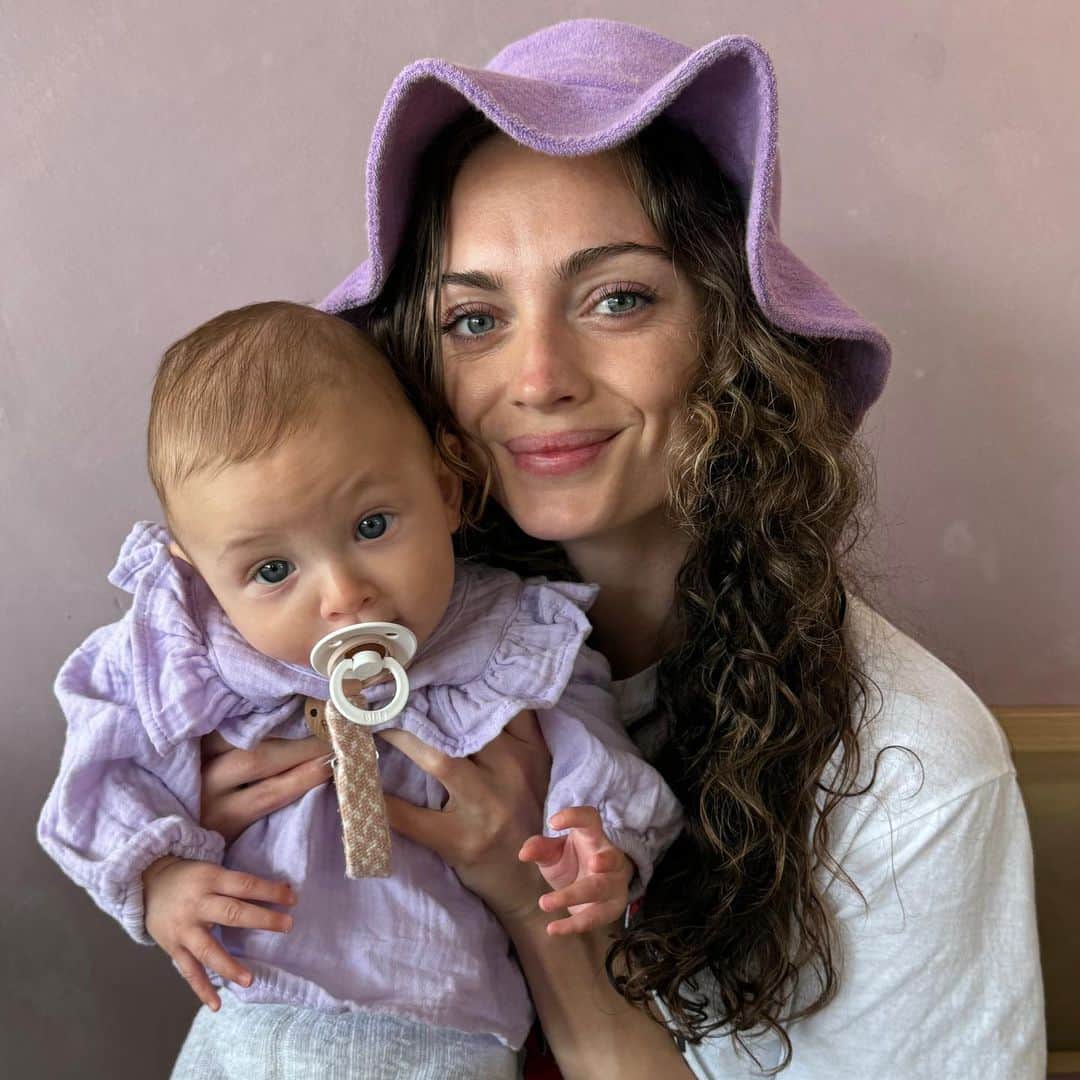 エラ・ネルソンさんのインスタグラム写真 - (エラ・ネルソンInstagram)「A very wholesome carrousel 💜」10月24日 6時16分 - ellanelson200