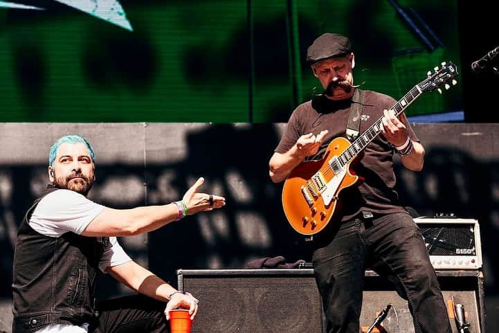 Zebraheadさんのインスタグラム写真 - (ZebraheadInstagram)「We’re heading home from an epic weekend of playing and hanging out at @whenwewereyoungfest in good old sleazy Vegas! It was such an amazing time and an honor to play! Thank you to everyone that came to see us in the scorching heat, all the friends of ours in bands that we drank with, and all of the great staff that helped make this festival such a magical time!!  #zebrahead #whenwewereyoung #whenwewereyoungfestival #vegas」10月24日 6時12分 - zebraheadofficial