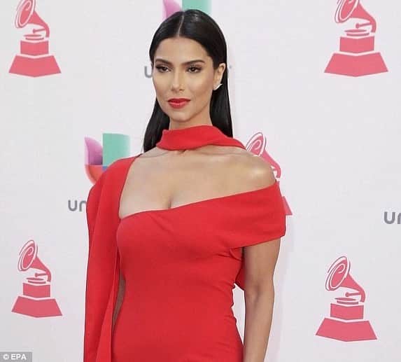 ロゼリン・サンチェスさんのインスタグラム写真 - (ロゼリン・サンチェスInstagram)「Latin Grammys through the years… Preparándome e inspirándome para Nov 16!!  So many beautiful memories from this magical night!  💋❤️ @latingrammys  @univision」10月24日 6時24分 - roselyn_sanchez