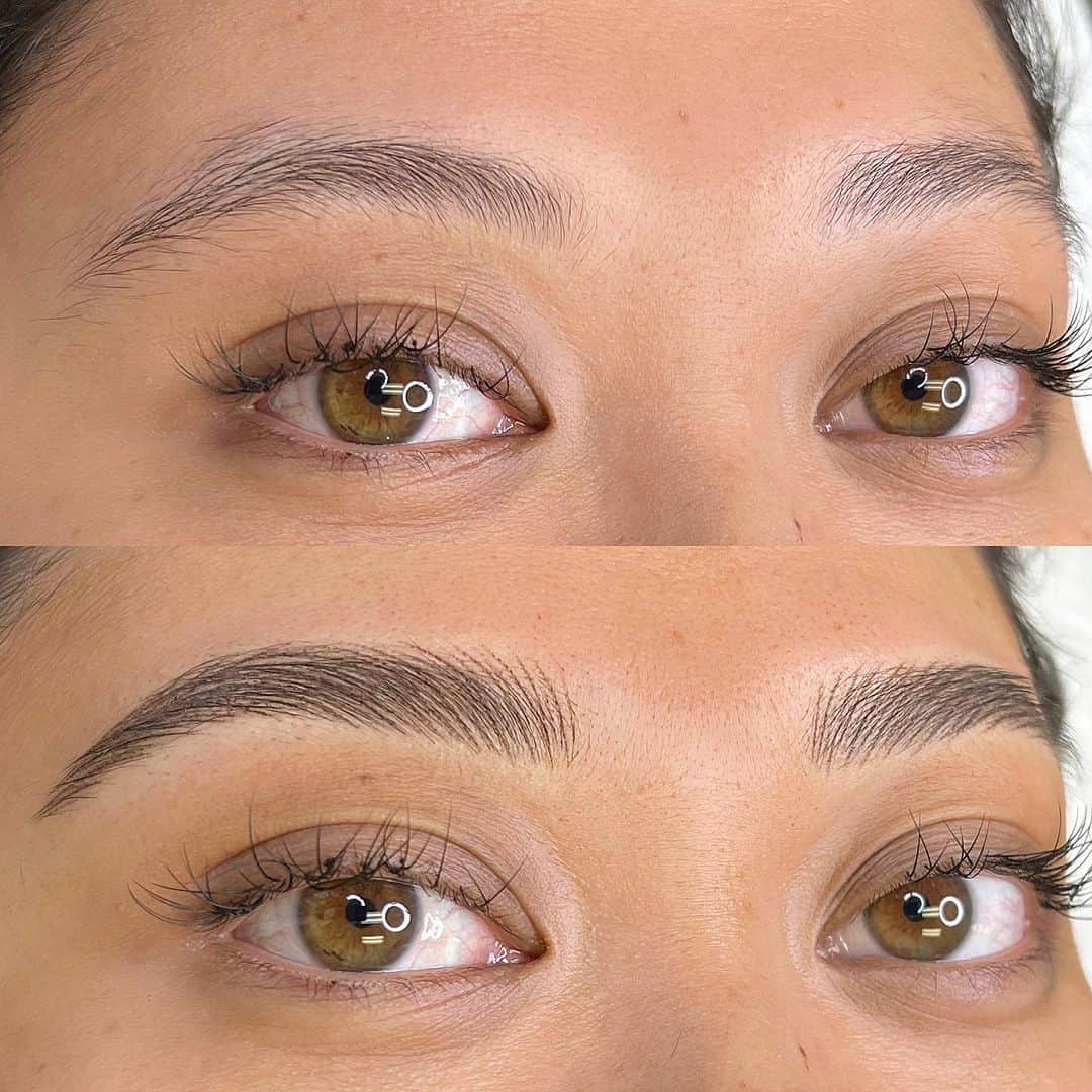 Haley Wightさんのインスタグラム写真 - (Haley WightInstagram)「COMBO BROWS ❤️‍🔥 Like the natural look of hairstrokes but want something slightly bolder? We can add some light shading to create a combo brow look! So happy with how these brows turned out 😋  MACHINE NANO BROWS W/ LIGHT SHADING- 📆 Lasts 2-3 years, you can get refreshers annually! ⏱️ Appointment length- 3 hrs 📍Scottsdale, AZ ✒️ Pain Level- Minimal! I use numbing throughout the entire appointment to keep you comfortable  TO BOOK WITH ME- 📲 (602)809-9405 Or click the link in my bio to book online!   #nano #brows #nanobrows #aznanobrows #microblading #hairstrokes #combobrows #combo #tattoo #makeup #phoenix #scottsdale #azmicroblading」10月24日 6時19分 - cosmobyhaley