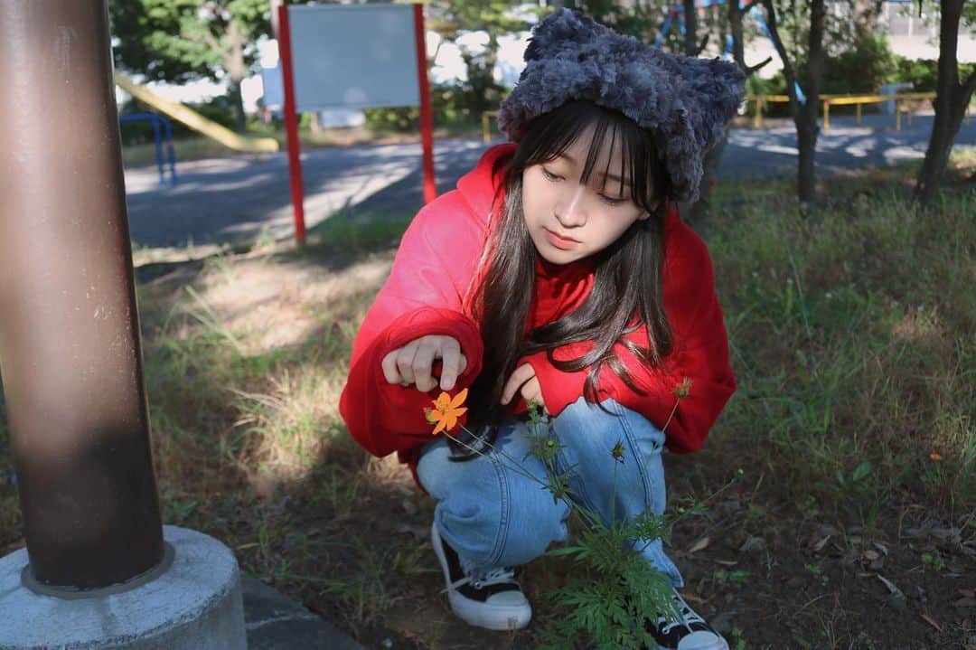 前野えまさんのインスタグラム写真 - (前野えまInstagram)「好きなトキ でかけて 好きなトキに 甘えて ・ ・ #🐱  #ネコに風船  #大塚愛   #cat #catsofinstagram  #catlovers  #naturephotography  #girlportrait #actress #actor #girl #photography #portrait #japanesegirl #portraitphotography #daily_phot_jpn #japan_daytime_view」10月24日 7時03分 - maeno_ema