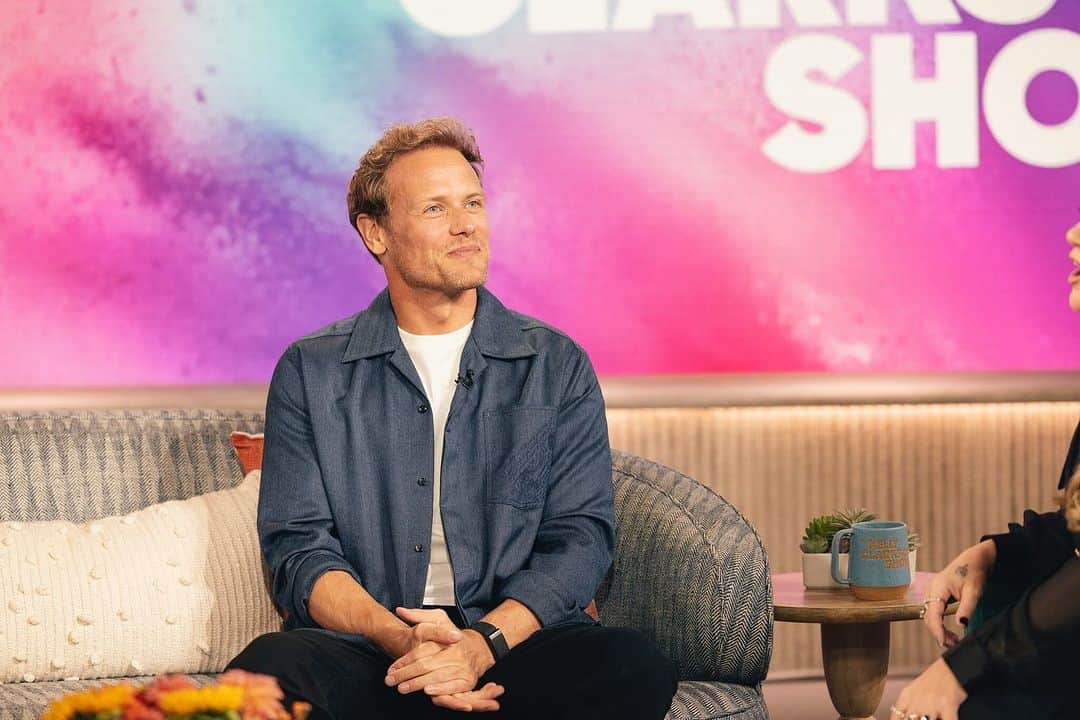 サム・ヒューアンさんのインスタグラム写真 - (サム・ヒューアンInstagram)「So excited to be part of the @kellyclarksonshow tomorrow! The perfect host, we talk Clanlands, @sassenachspirits and much more… Make sure you tune in! 🙌😘」10月24日 7時11分 - samheughan
