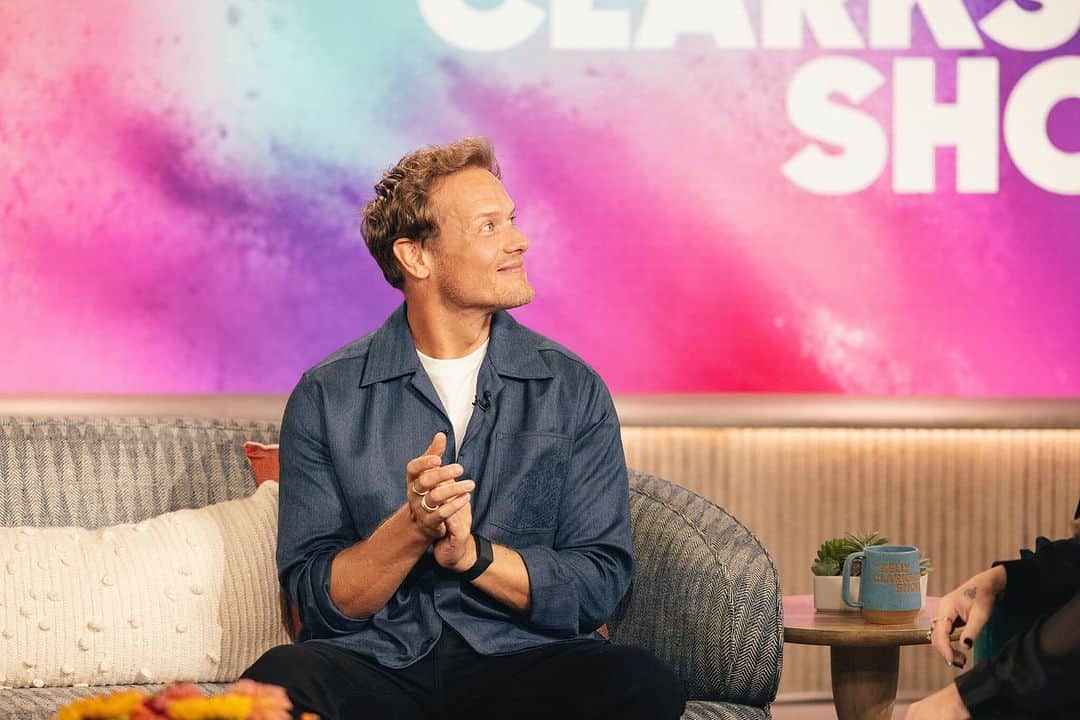 サム・ヒューアンさんのインスタグラム写真 - (サム・ヒューアンInstagram)「So excited to be part of the @kellyclarksonshow tomorrow! The perfect host, we talk Clanlands, @sassenachspirits and much more… Make sure you tune in! 🙌😘」10月24日 7時11分 - samheughan