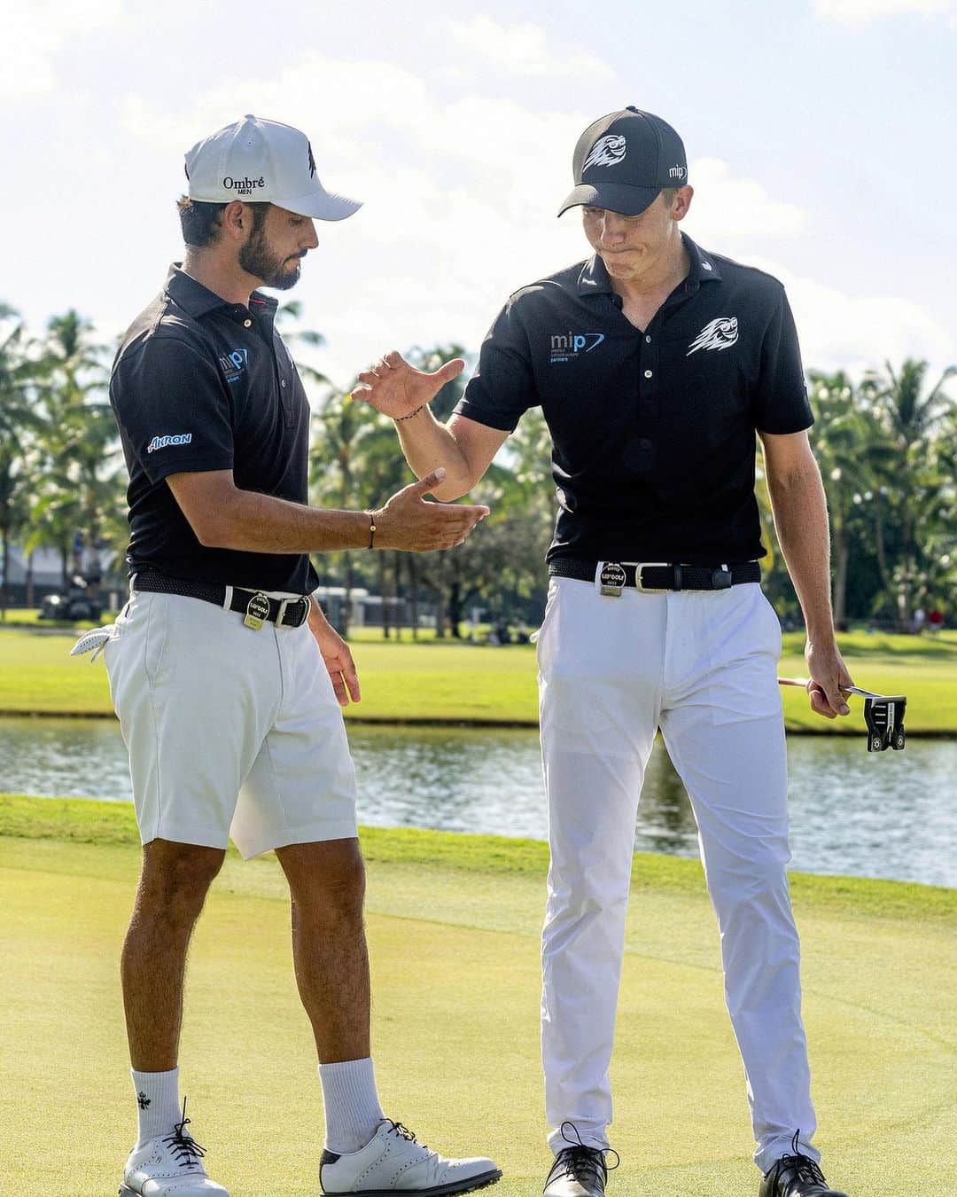 カルロス・オルティスのインスタグラム：「It was pleasure fighting with my friend @abrahamancer 🇲🇽 out there this week … great round yesterday to finish my 2nd @livgolf_league season with @fireballsgc_   Thank you to everyone that supported me this year !!」