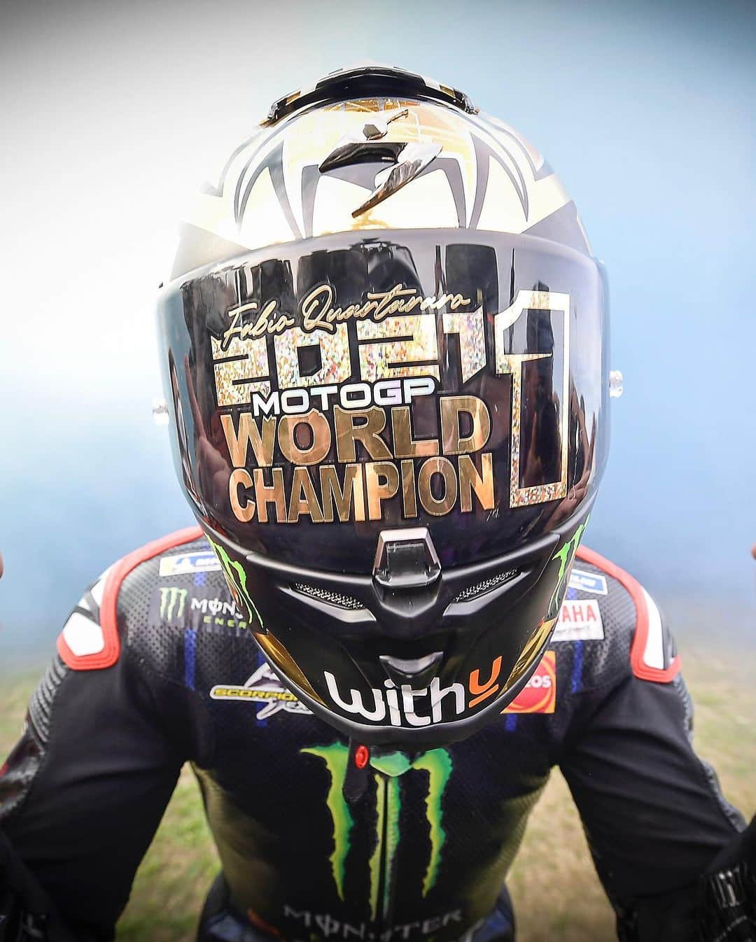 MotoGPさんのインスタグラム写真 - (MotoGPInstagram)「#OnThisDay 📆 at the 2021 #EmiliaRomagnaGP @fabioquartararo20 joined the exclusive list of #MotoGP World Champions 🏆  #ELD1ABLO 😈 #FQ20 #FabioQuartararo #Motorsport #Racing」10月24日 7時23分 - motogp