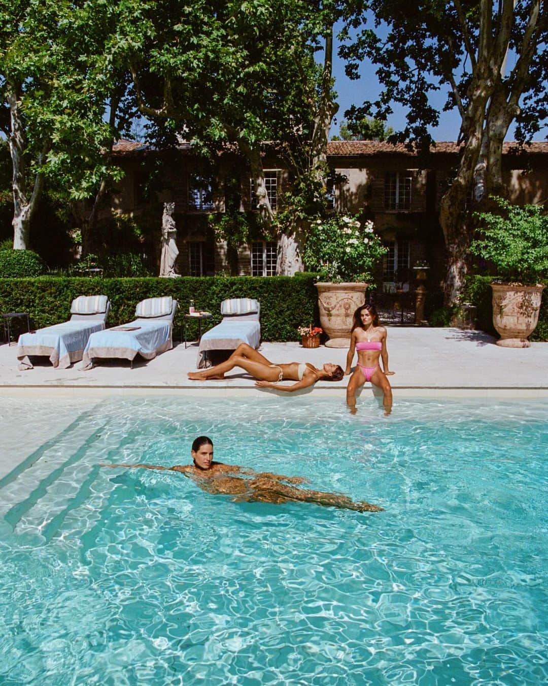 TRIANGL SWIMWEARのインスタグラム：「DROP 1 // Introducing LE LAVANDOU 🩰 Shot in Provence by @myvisualcurrency with our #TrianglGirls @freyawalton @juliacourtes @tahnee711 Shop new Stripe Terry and Pink Lurex Sparkle online now」