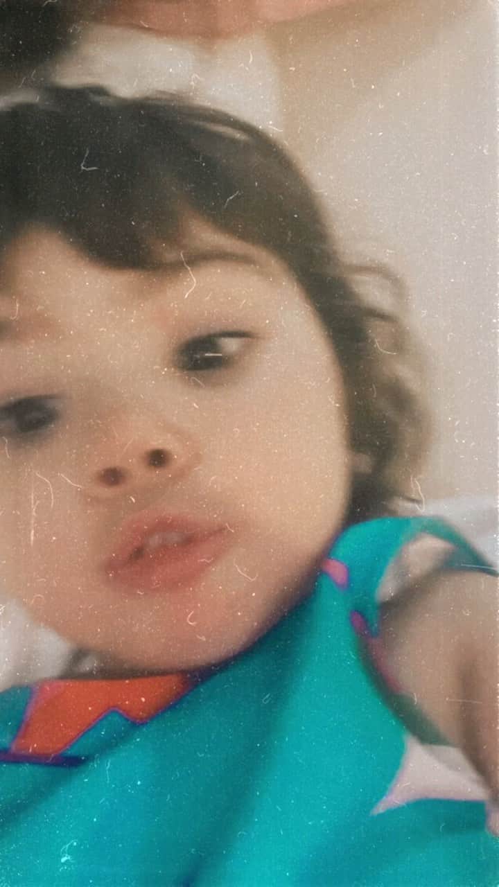 のインスタグラム：「Obrigada meu Deus pela minha filha 🦋 você me Deixa grata, feliz, entusiasmada, vulnerável, sensível e você é a pessoa que eu mais amo fazer sorrir 🦋」
