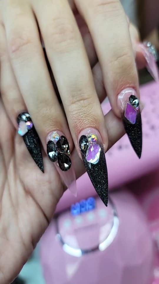 Max Estradaのインスタグラム：「Enailcouture.com 123go long sculpture stiletto black diamond  Enailcouture.com shinee star glitter gel top coats, no wipe formula. Vegan,  Hypoallergenic and hema free.  Made in America 🇺🇸  Enailcouture.com  #nailartwow #gelpolish #nailsartvideos #nails #gelnails #nailart #notd #nailcolor #nailsalon #nailsalon #nailsvideotutorial #nailtech #nailsupply #nailsonfleek #fyp #nailsart」