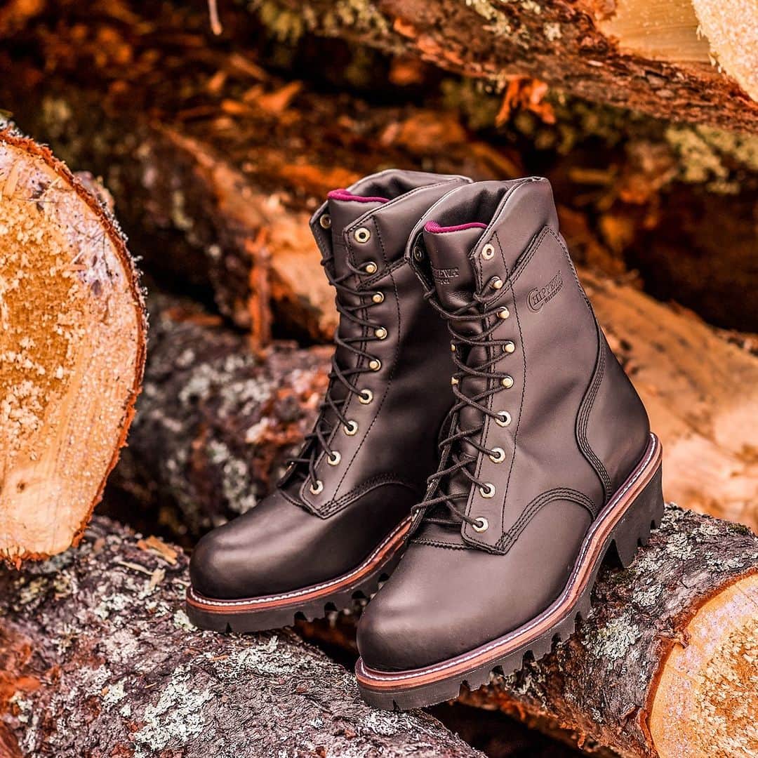 チペワさんのインスタグラム写真 - (チペワInstagram)「These boots offer lightweight, breathable, and moisture-resisting waterproof technology, a Dri-Lex® lining and 400g Thinsulate™ to keep cold temps and wet feet at bay.  Style: #59410  #Chippewa #ChippewaBoots #MensBoots #WorkBoots #MensWorkBoots #LoggerBoots #Loggers #WorkWear #WorkGear #TheBestByFar」10月24日 8時00分 - chippewaboots
