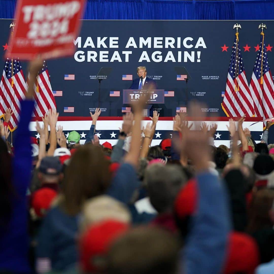 ドナルド・トランプのインスタグラム：「THANK YOU — DERRY, NEW HAMPSHIRE! Together, WE will MAKE AMERICA SAFE & GREAT AGAIN!」