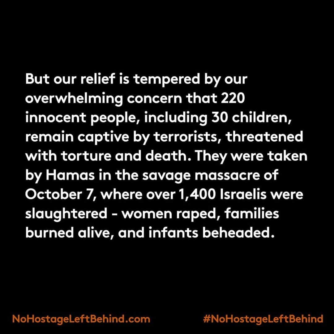 ゾーイ・ドゥイッチさんのインスタグラム写真 - (ゾーイ・ドゥイッチInstagram)「#nohostageleftbehind 🙏」10月24日 8時49分 - zoeydeutch