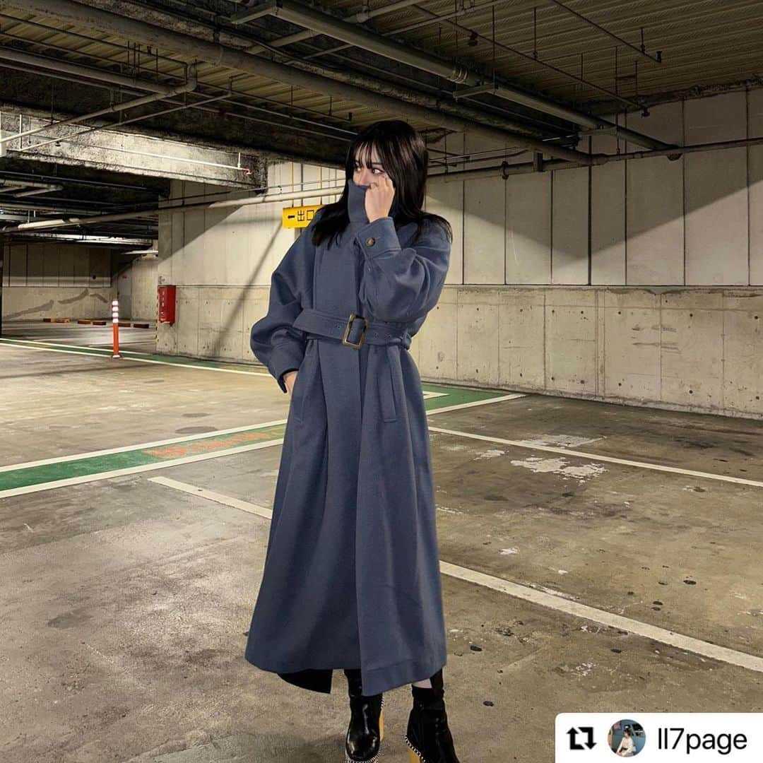 MURUAのインスタグラム：「#Repost @ll7page with @use.repost ・・・ 今年のコートは @murua_official のスタンドカラーコート🧥♡  生地良くて暖かくて首元までかわいい〜🤦🏻‍♀️🩵 みんなもGETしよー✨✨✨  ・・・ 着用アイテムは商品タグ or TOPのURLからチェック ▶︎▶︎ @murua_by_staff  #murua #murua_snap #ootd #ootdfashion #coordinate #fashion #murua2023aw」
