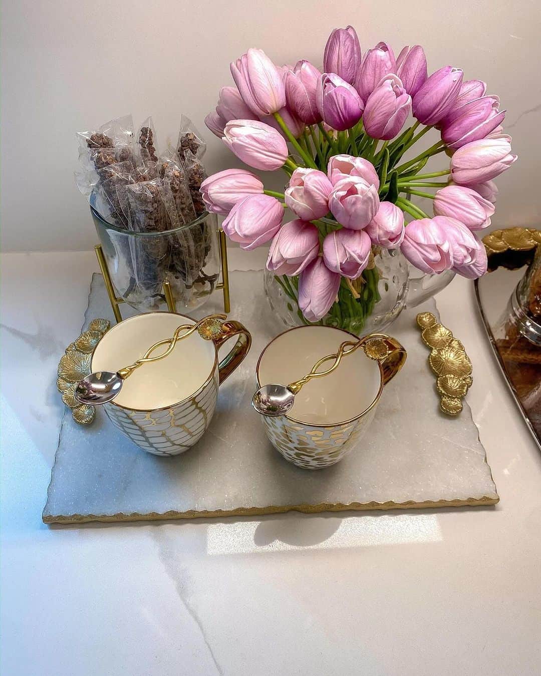 さんのインスタグラム写真 - (Instagram)「Which do you prefer? Coffee or tea?☕️ 🫖 Whichever your style, we have the essentials to make the small moments magical✨ Shop your favorite restocks today at inspiremehomedecor.com link in bio.」10月24日 9時49分 - inspire_me_home_decor