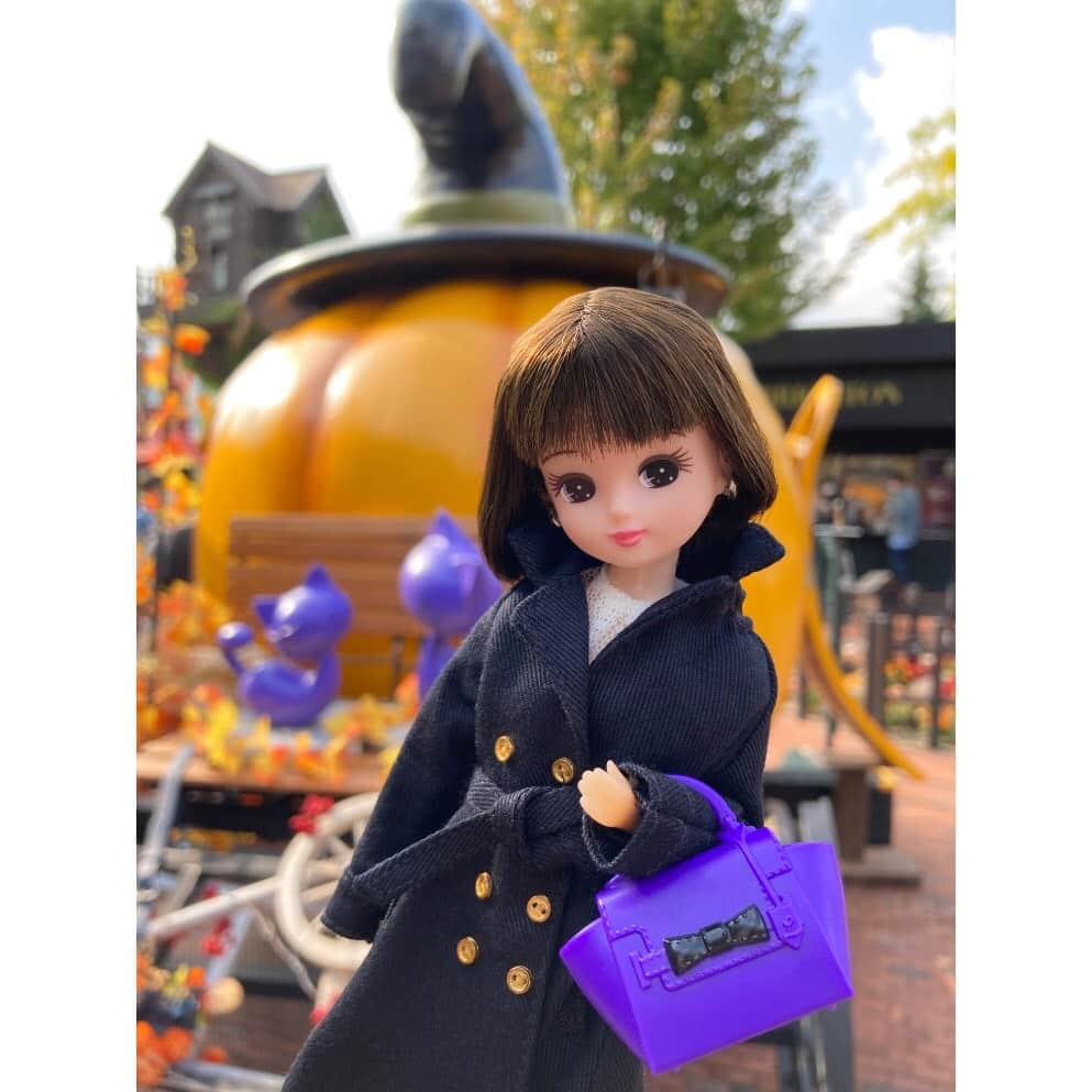 リカちゃんさんのインスタグラム写真 - (リカちゃんInstagram)「もうすぐ毎年楽しみなハロウィンだね☆  今年は大人っぽいコーデでみんなのおうちに行きたいな♪ うふふ♡   #リカちゃん #fashion #ootd #hairstyle #licca #liccadoll #japanesedoll #japan #girl #instadaily #instagood #instagramjapan #instagram」10月24日 10時00分 - bonjour_licca