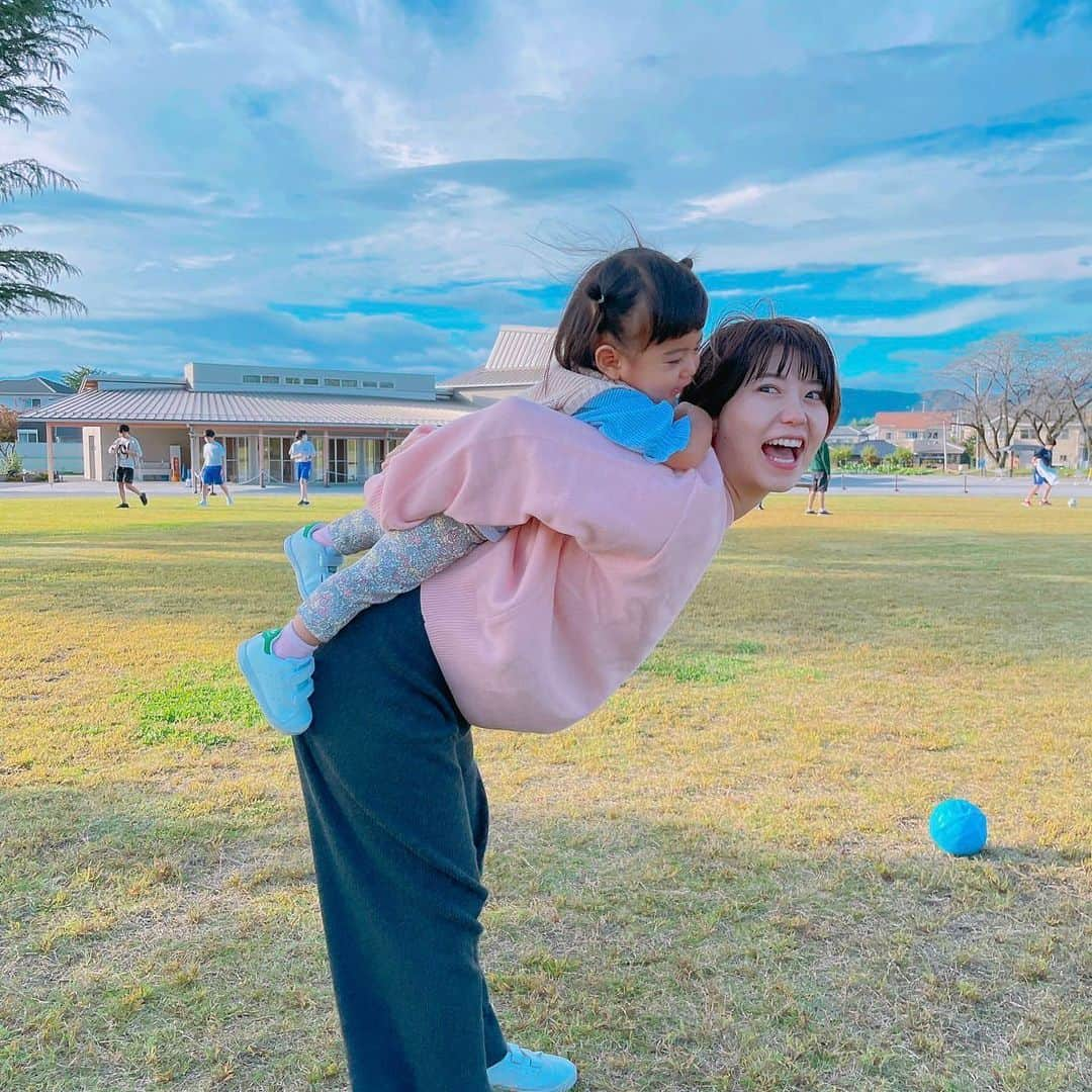 矢端名結さんのインスタグラム写真 - (矢端名結Instagram)「私の従姉妹と公園に行った日🫧  #数年したら喧嘩とかするのかな #それはそれで楽しみだな #1才 #公園 #安中市 #群馬 #安中スマイルパーク」10月24日 10時00分 - miyu_yabata