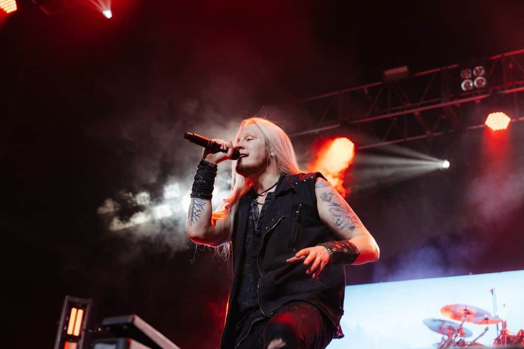 DragonForceのインスタグラム：「Texans, what’s your go-to Buc-ees order? Let us know while we’re here so we can give some a try.   📸: @timcayem」
