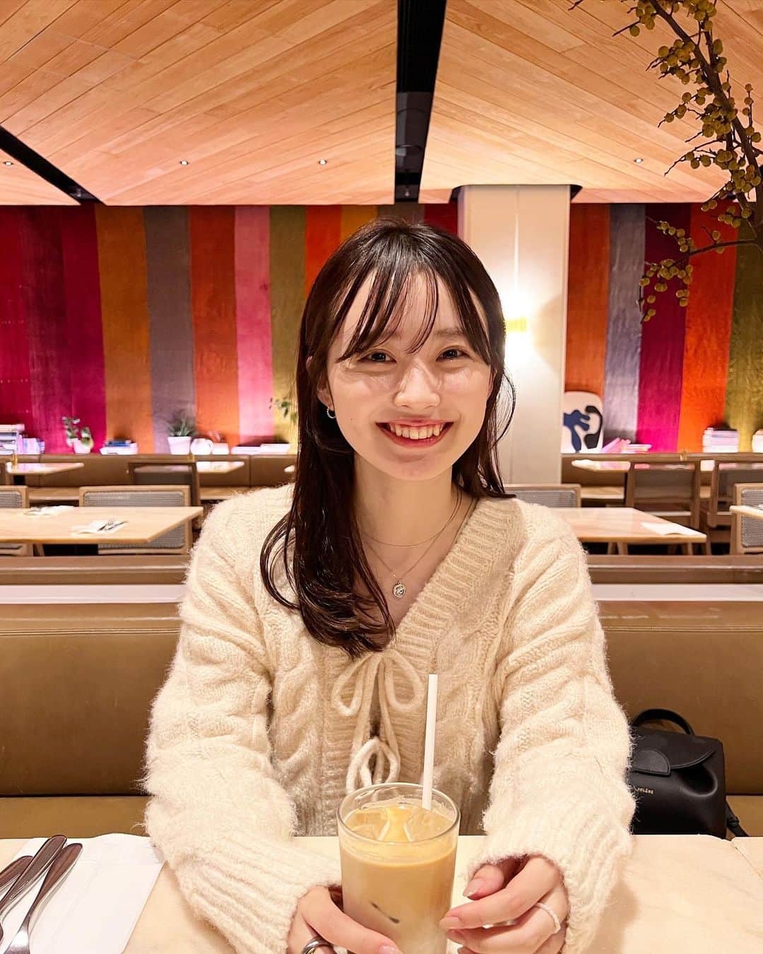 角川友紀さんのインスタグラム写真 - (角川友紀Instagram)「⁡ たまに無性に食べたくなる billsのパンケーキ🥞 ⁡ そしてこの前のまつ毛パーマで 初めて下まつ毛もカールしていただきました👀♡ ぱっちりになって嬉しい…久々にお会いできたえりさん ありがとうございました🥺 ⁡ ⁡ #bills#パンケーキ #まつ毛パーマ#まつ毛パーマデザイン」10月24日 21時02分 - ykinconiky