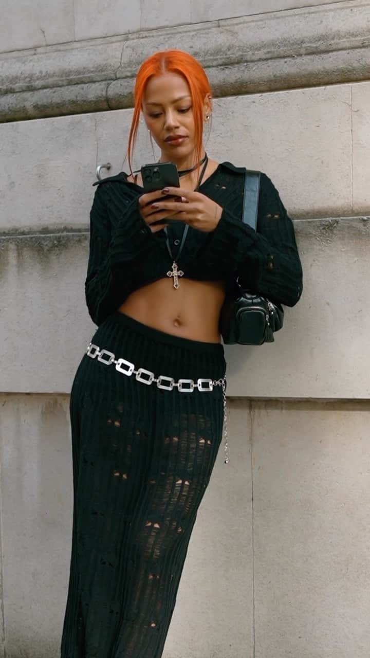 ASOSのインスタグラム：「Spotted: statement looks @tashaggreen <3  Reclaimed Vintage knit cardi [130704356]  Reclaimed Vintage knit skirt [130699045]  My Accessories square link belt [132408490]  ASOS DESIGN Russo leather western boots [131218760] ASOS DESIGN Halloween necklace [132759836]  ASOS DESIGN multi pocket shoulder bag [132862163]」