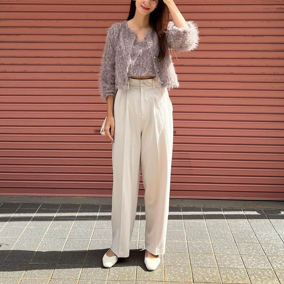 Nagiのインスタグラム：「モケモケ🤎  キャミソールとカーディガン同じのを合わせて🥰 カーディガンの方は前後2wayで着れちゃうアイテム  @kobe_lettuce の✨  cardigan.inner. #kobelettuce  bottom. #urs  #code#fashion#コーデ#ファッション#プチプラ#プチプラコーデ#神戸レタス」