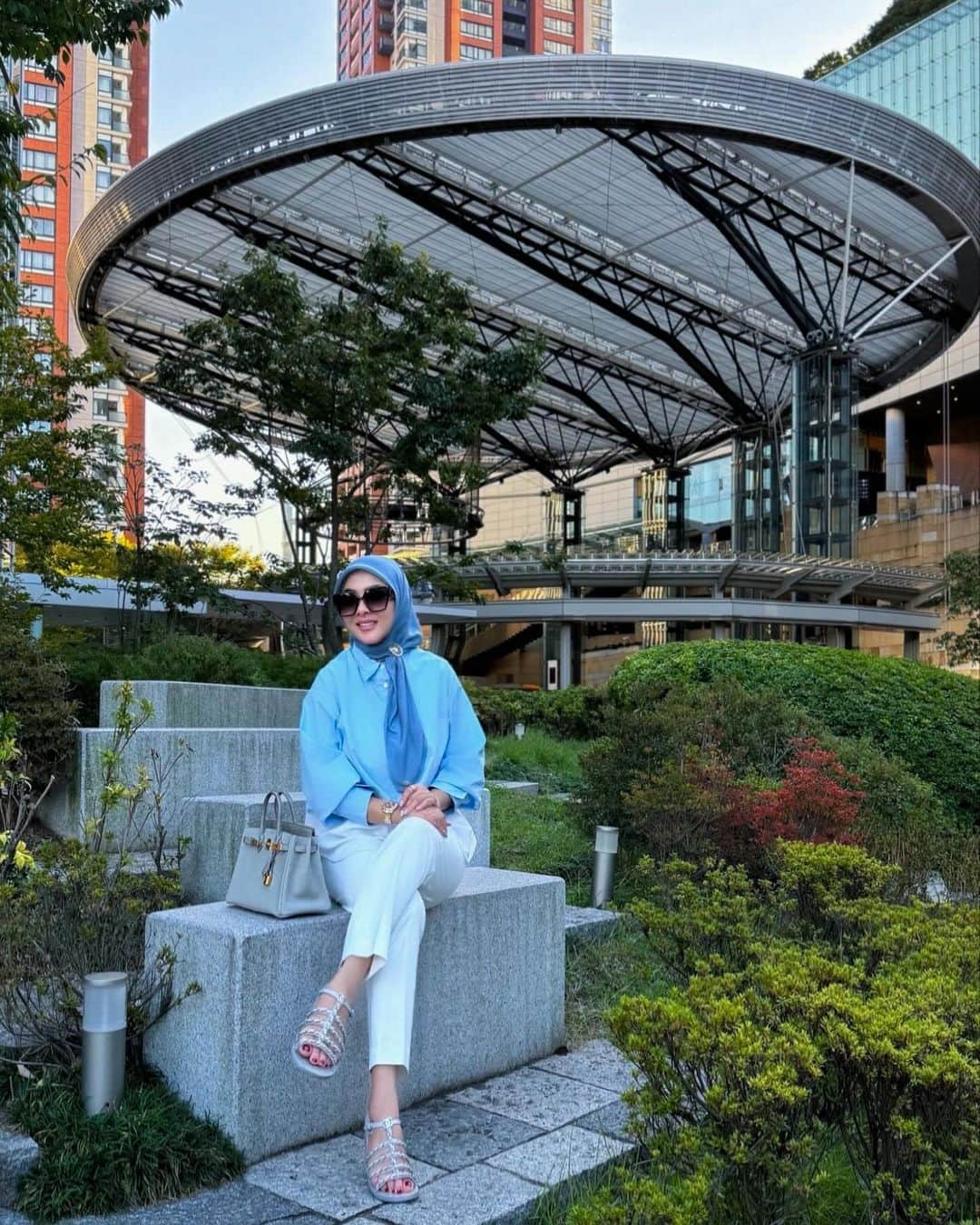 Syahriniさんのインスタグラム写真 - (SyahriniInstagram)「•  ~ Still Unpredictable Weather ln Tokyo But Summer is Over ~  _________________ ~𝓢𝓨𝓡~ _________________  #PrincesSyahrini #Tokyo_October2023」10月24日 19時35分 - princessyahrini